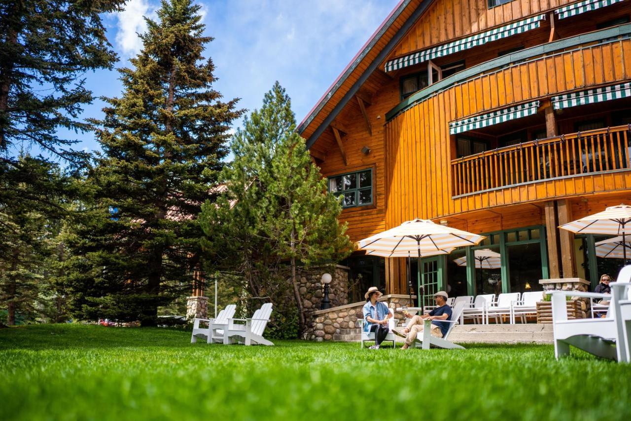 Post Hotel & Spa Lake Louise Exterior foto