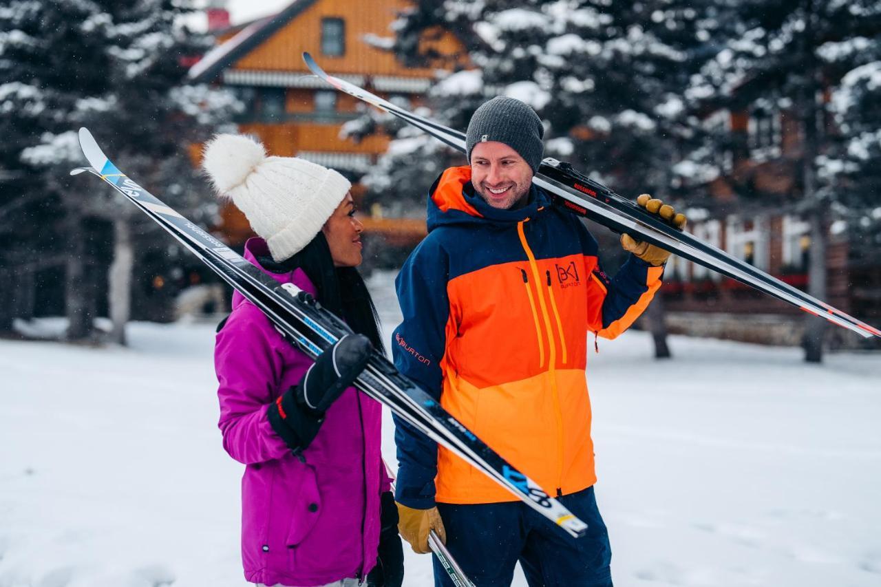 Post Hotel & Spa Lake Louise Exterior foto