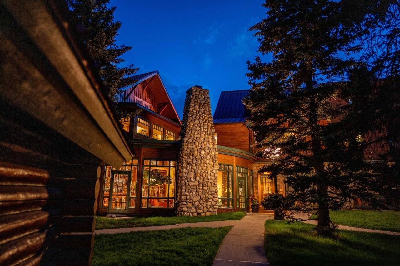 Post Hotel & Spa Lake Louise Exterior foto