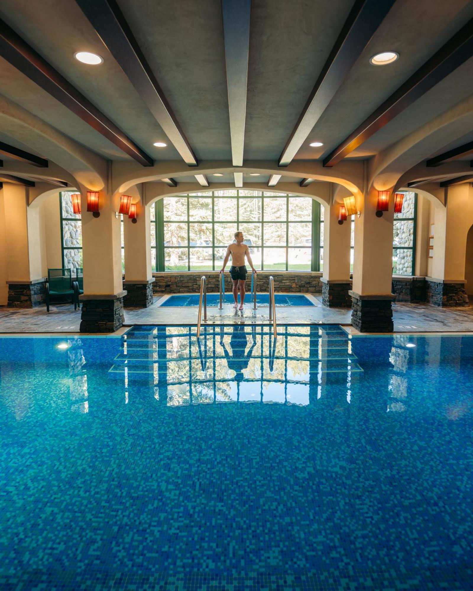 Post Hotel & Spa Lake Louise Exterior foto