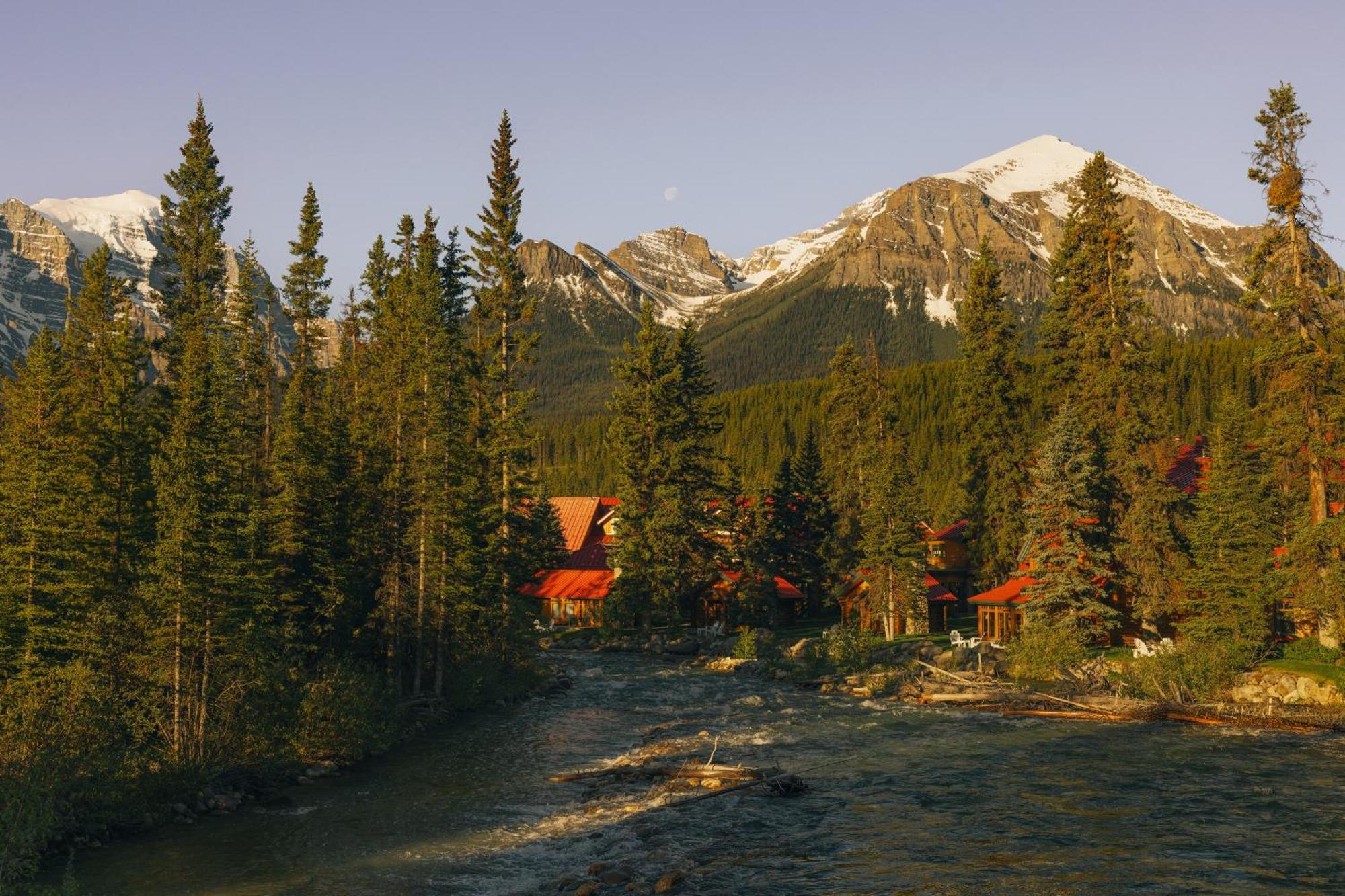 Post Hotel & Spa Lake Louise Exterior foto