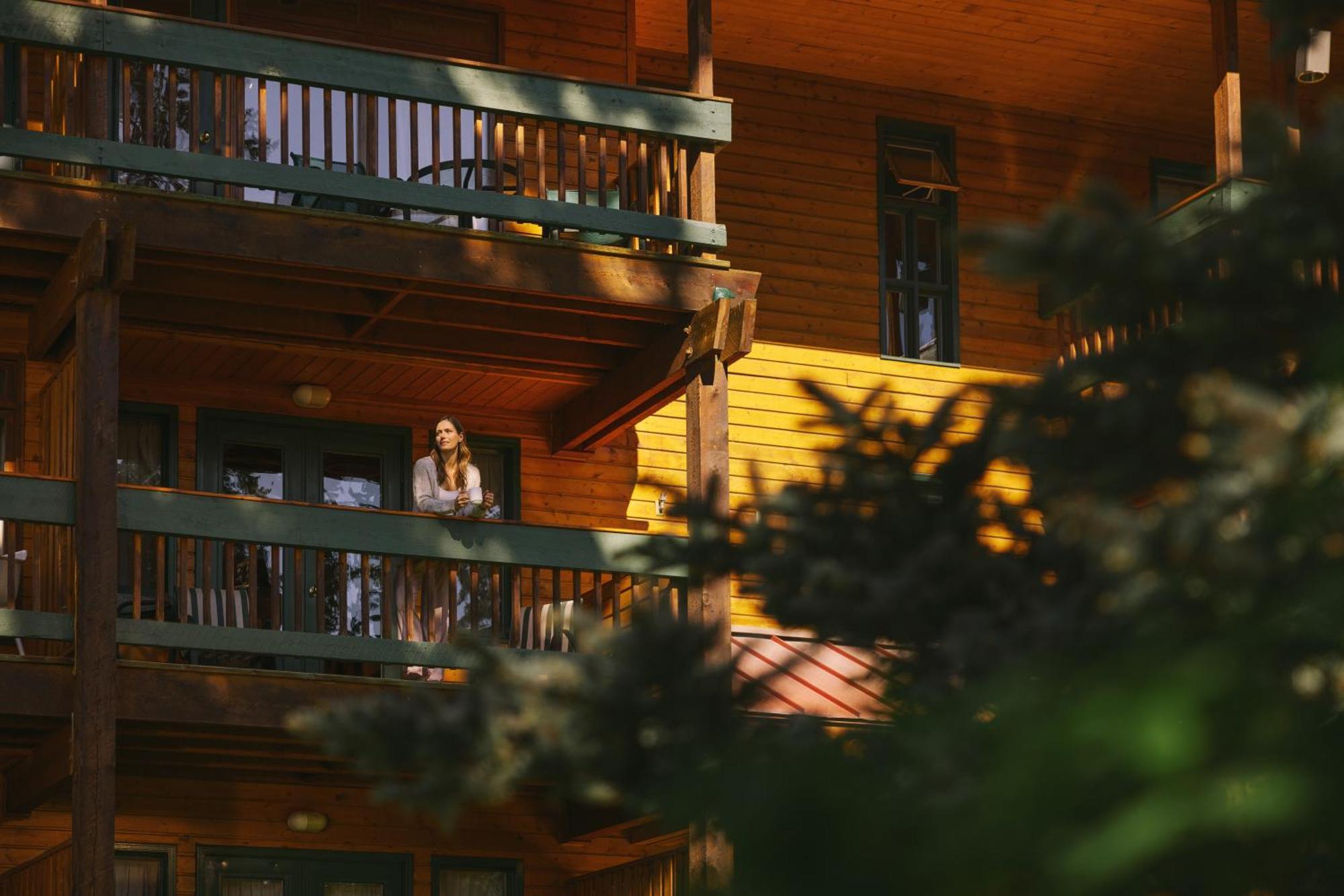 Post Hotel & Spa Lake Louise Exterior foto