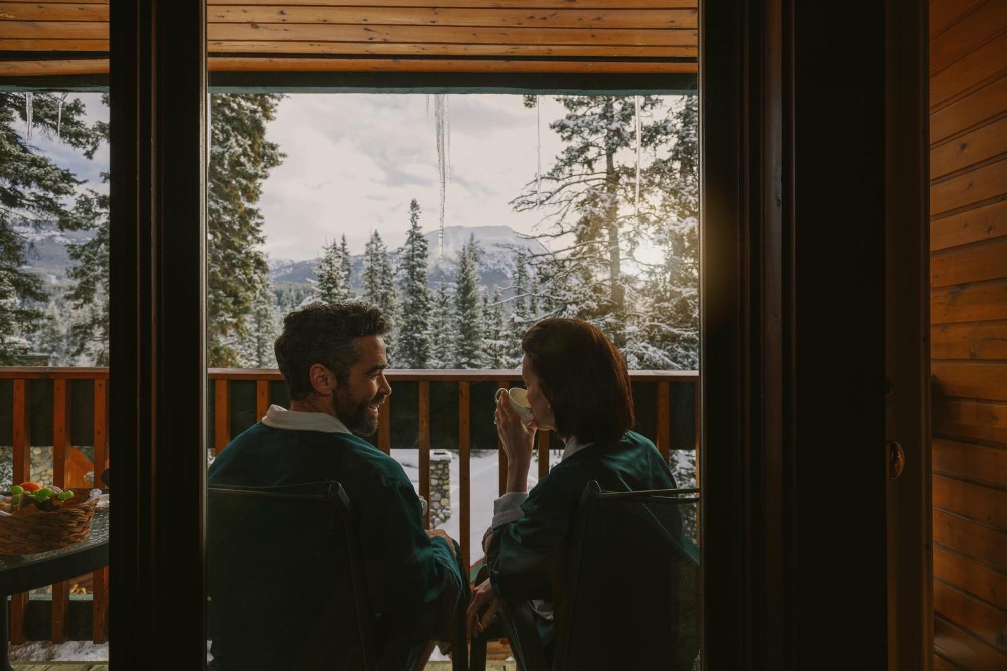 Post Hotel & Spa Lake Louise Exterior foto