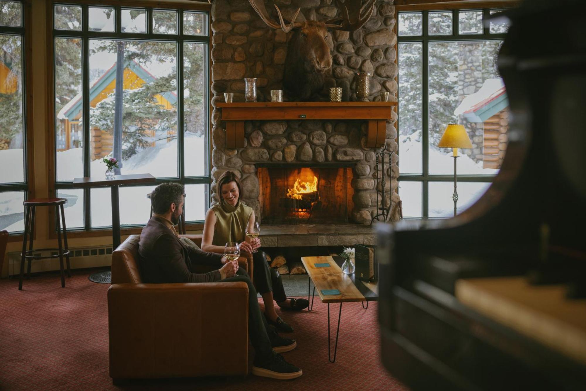 Post Hotel & Spa Lake Louise Exterior foto